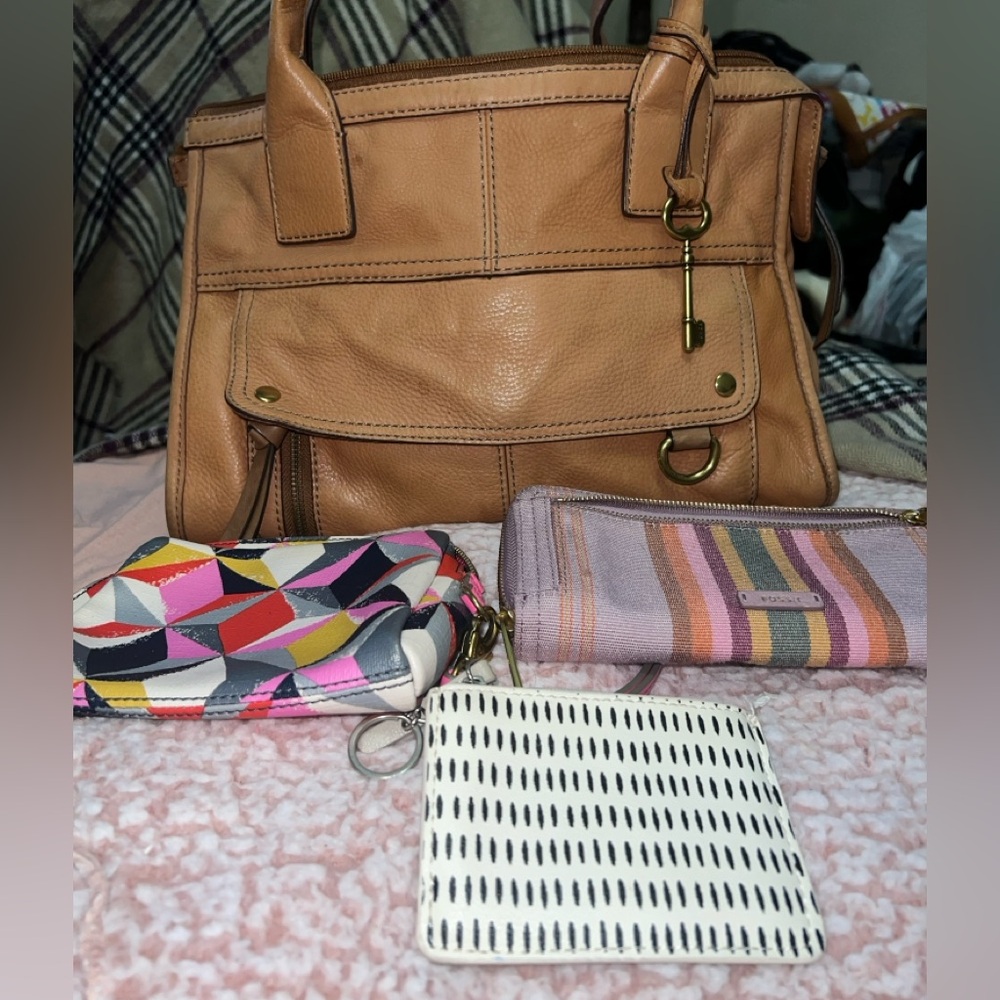 Fossil Handbag Bundle 4 Items (Read Description) - image 1